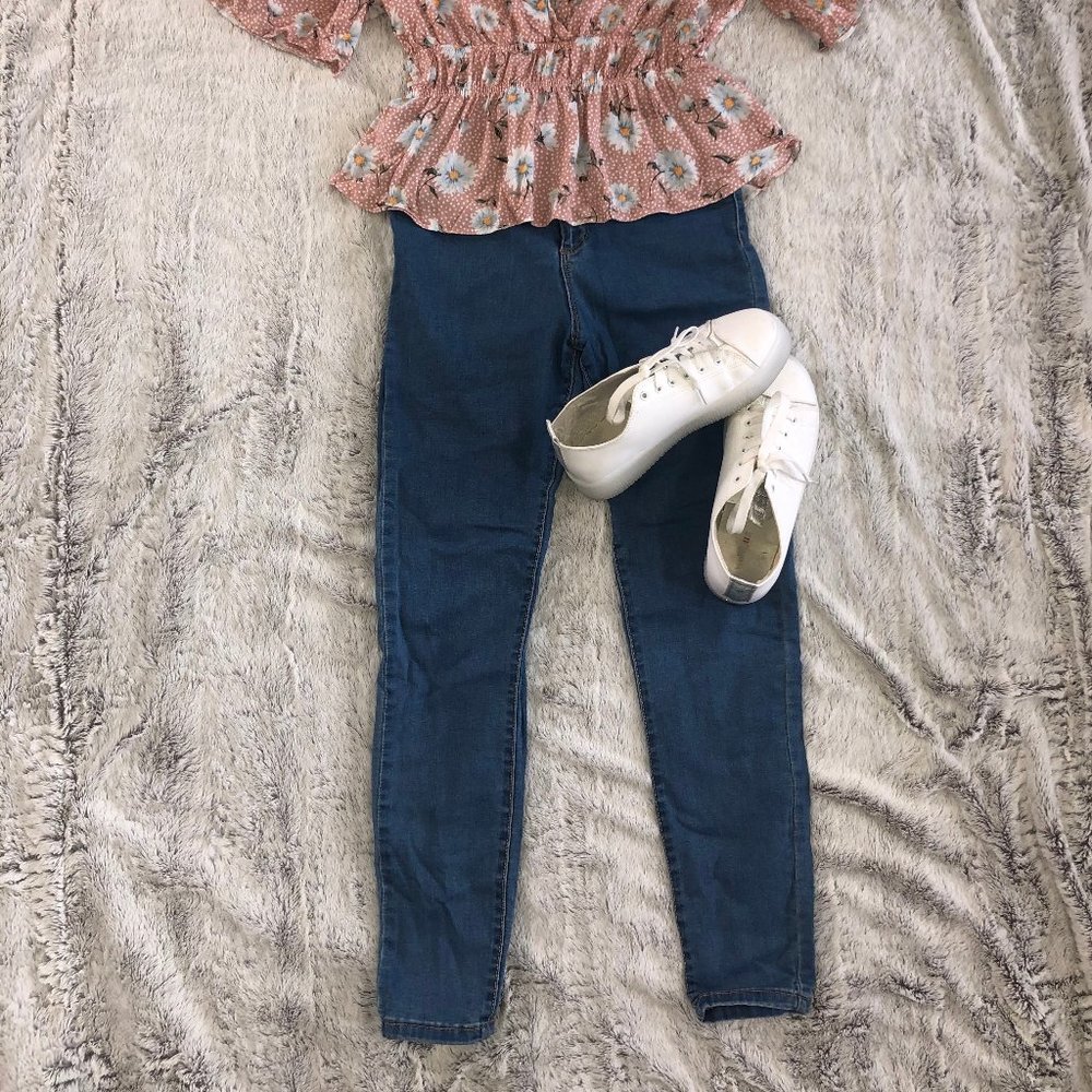 High waisted jeans